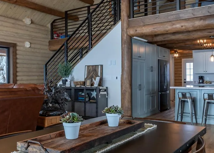 Magnificent With And Luxurious Interior In Wyoming * Alpine