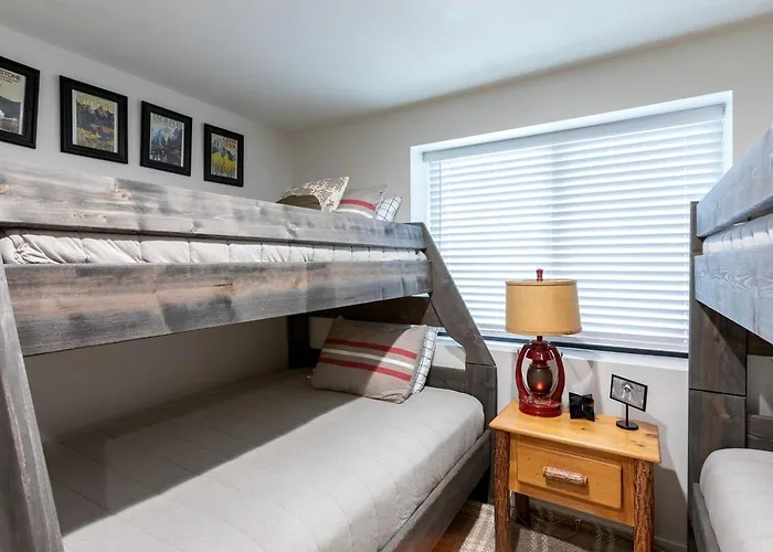 Magnificent With And Luxurious Interior In Wyoming * Alpine