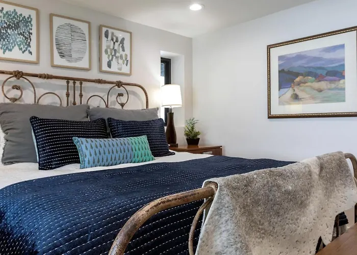 Magnificent With And Luxurious Interior In Wyoming Alpine